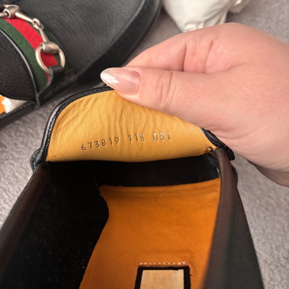 Gucci Black Leather Loafers with Signature Stripe - Picture 3 of 4